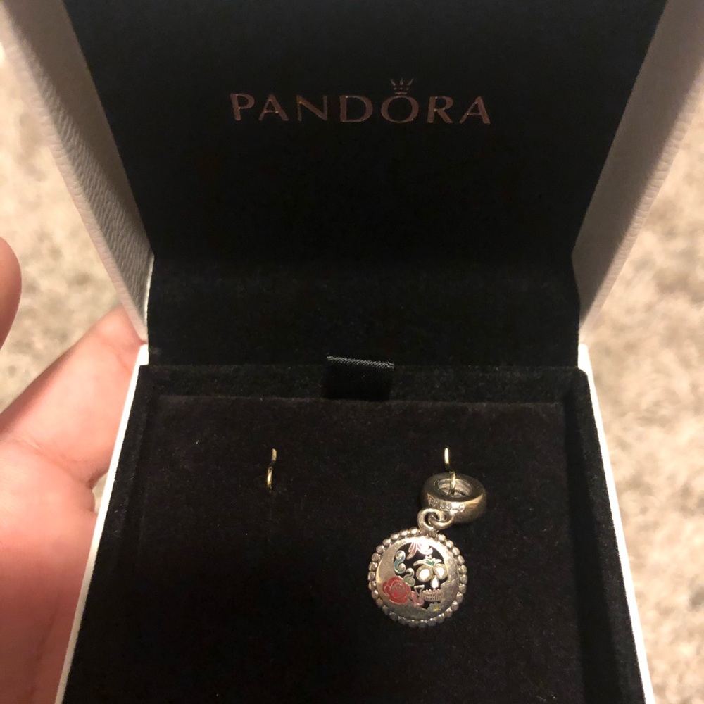 Pandora pendant